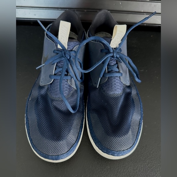 Nike Solarsoft Moccasin Running Shoe - Picture 3 of 7